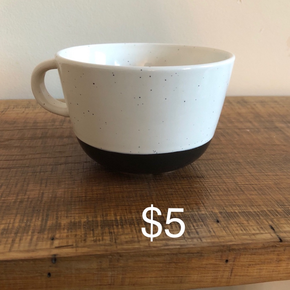 Black and white mug